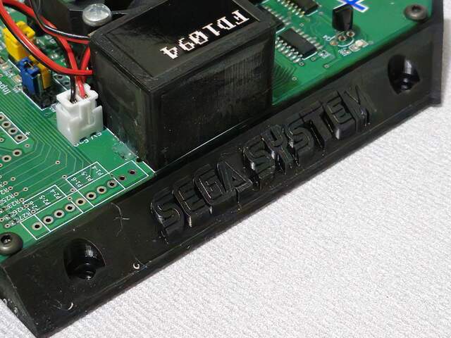 Suporte Lateral em impressão 3D e a capinha imitando o chip de proteção FB1094